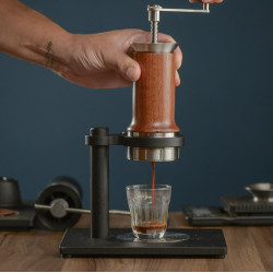 ARAM coffee + Ständer (red