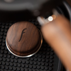 Flair 58 Tamper aus Walnussholz