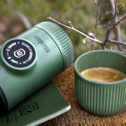 Mobile Kaffeemaschine Wacaco Nanopresso (grün) + harte Kapsel
